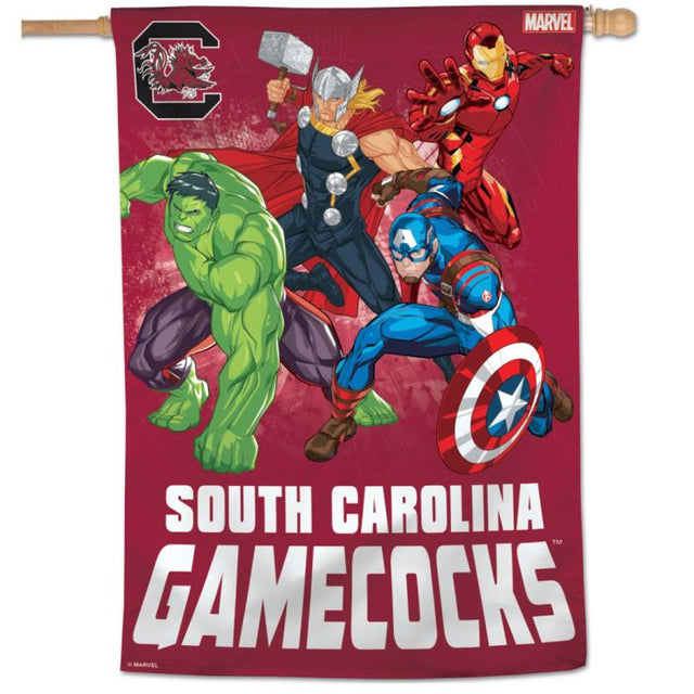 Bandera vertical de Marvel de los Gamecocks de Carolina del Sur (c) 2021 de 28" x 40"