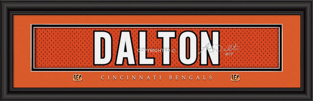 Impresión de Andy Dalton de Cincinnati Bengals: firma de 8" x 24"