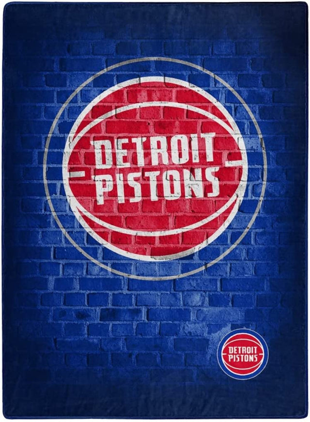 Manta de los Detroit Pistons de 60 x 80 con diseño de Raschel Street
