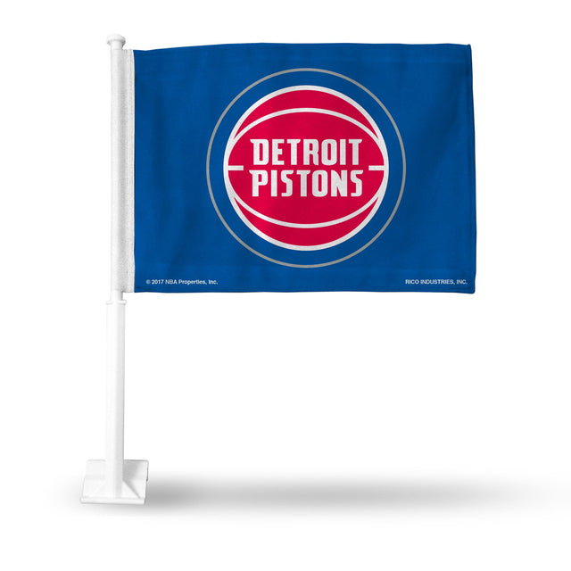 Coche con la bandera de los Detroit Pistons