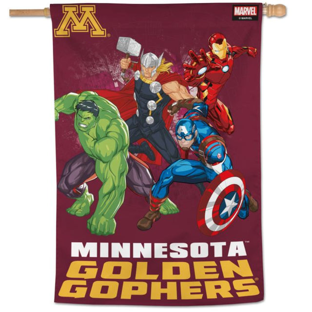 Minnesota Golden Gophers / Marvel (C) Bandera vertical MARVEL 2023 de 28" x 40"