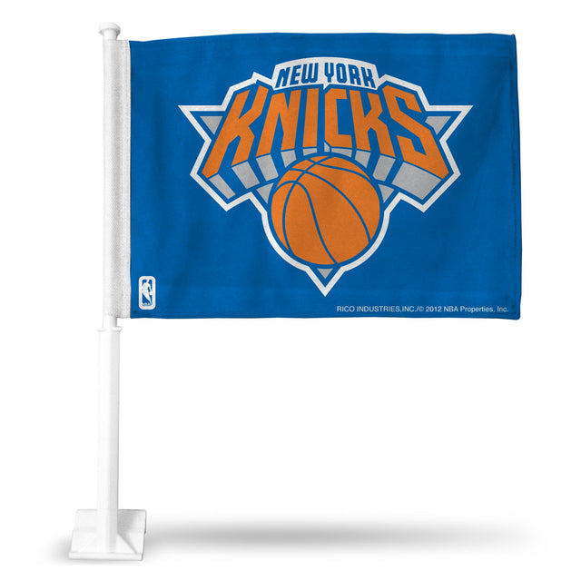 Coche con la bandera de los New York Knicks