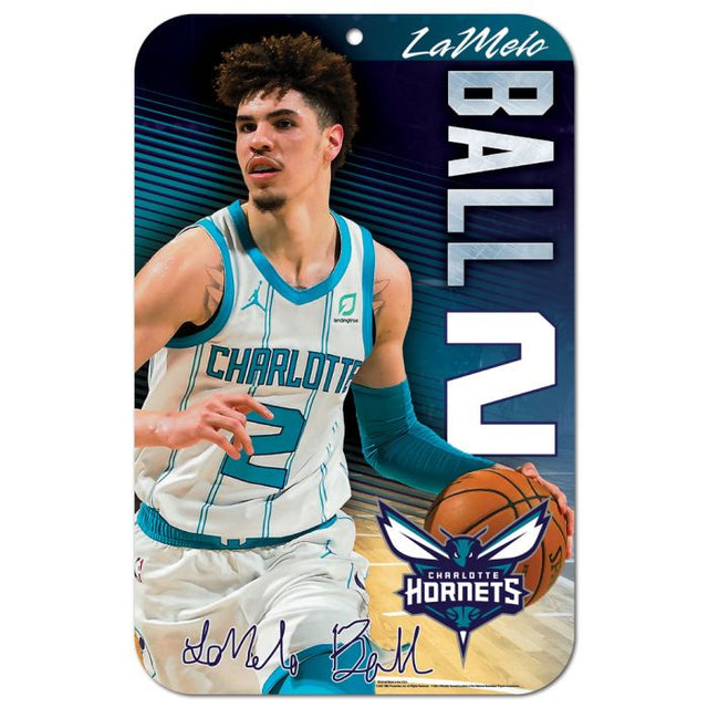 Letrero de plástico de los Charlotte Hornets de 11" x 17" con la pelota LaMelo