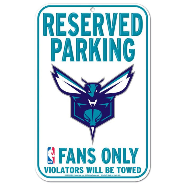 Letrero de plástico de estacionamiento reservado de los Charlotte Hornets de 11" x 17"