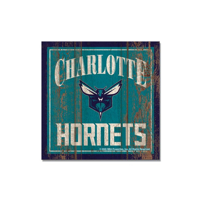 Imán de madera de los Charlotte Hornets de 3" x 3"