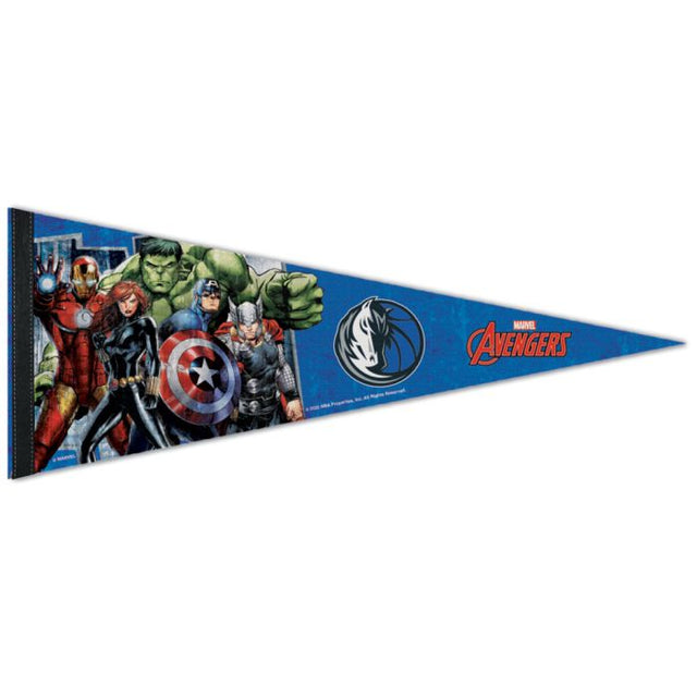 Banderín premium de Marvel de 12" x 30" de Dallas Mavericks/Marvel (c) 2021