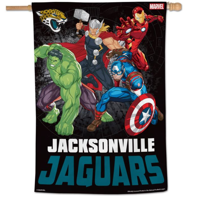 Bandera vertical de Marvel de Jacksonville Jaguars/Marvel (C) 2022 de 28" x 40"