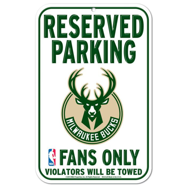 Letrero de plástico de estacionamiento reservado de Milwaukee Bucks de 11" x 17"