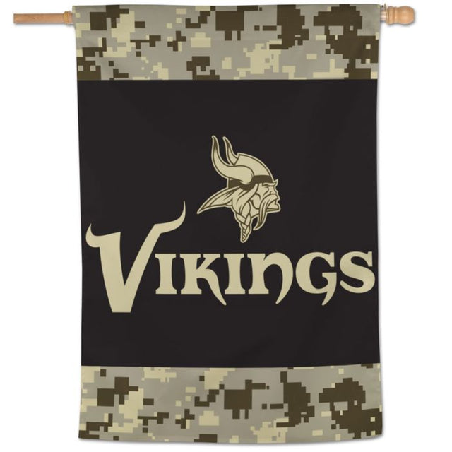Bandera vertical con camuflaje digital de Minnesota Vikings de 28" x 40"