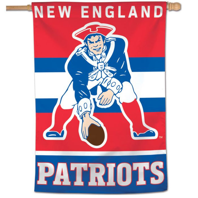 Bandera vertical retro con logotipo clásico de New England Patriots, 28" x 40"