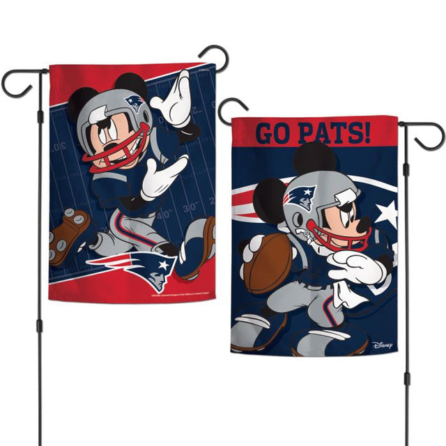 Banderas de jardín de los New England Patriots y Disney Mickey Mouse, de 2 lados, 12,5" x 18"