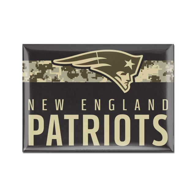 Imán de metal estándar de los New England Patriots de 2,5" x 3,5"