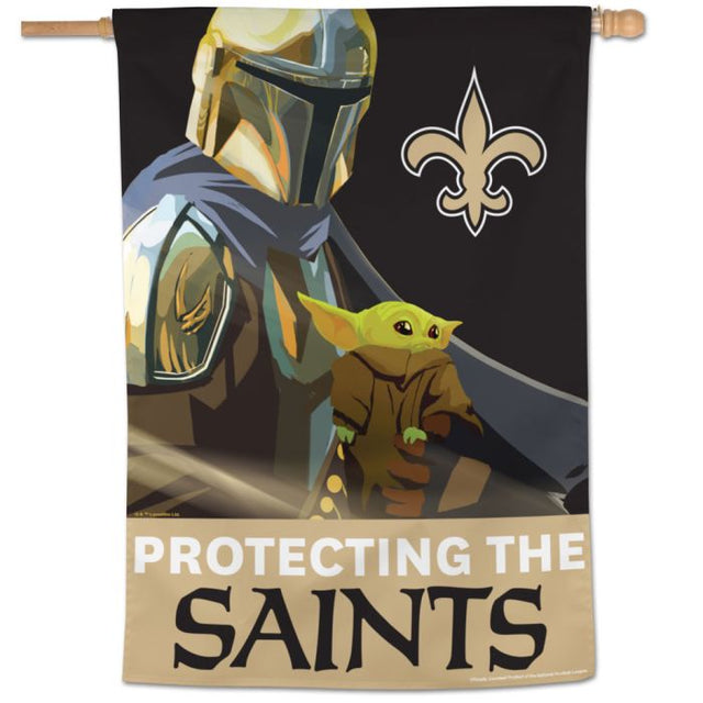 Bandera vertical de los New Orleans Saints y Star Wars Mandalorian de 28" x 40"