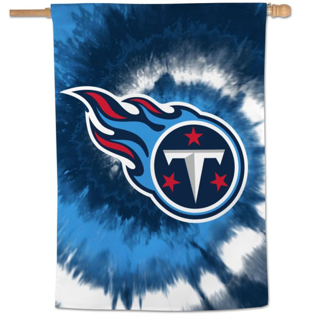 Bandera vertical teñida de Tennessee Titans de 28" x 40"