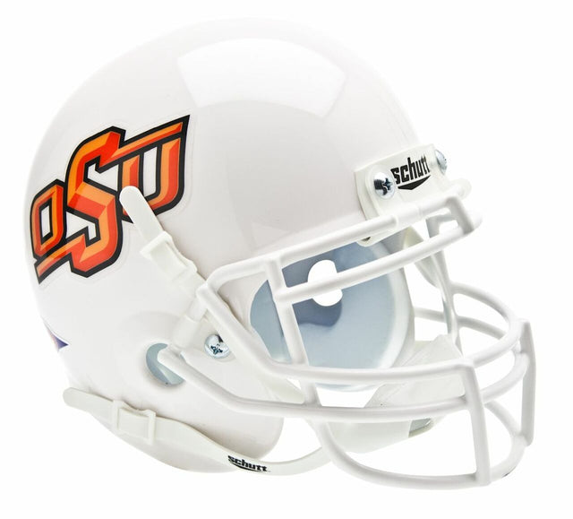 Casco Schutt de los Oklahoma State Cowboys
