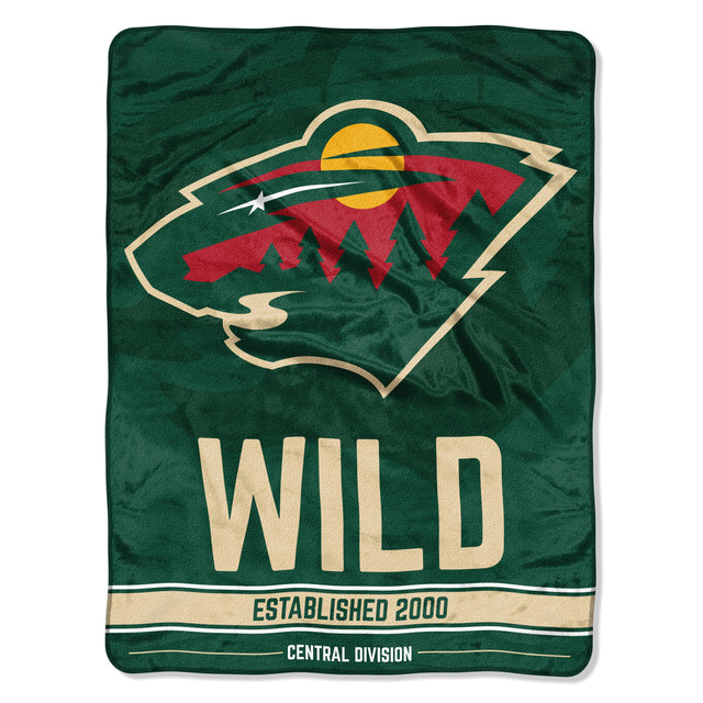 Manta Minnesota Wild de 46 x 60 con diseño micro Raschel Breakaway enrollada