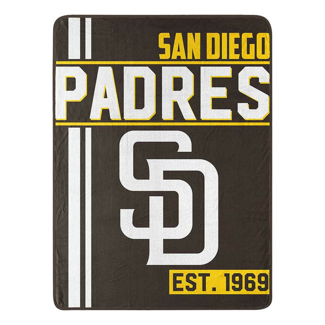 Manta de los Padres de San Diego de 46 x 60 pulgadas con diseño micro Raschel Walk Off enrollada