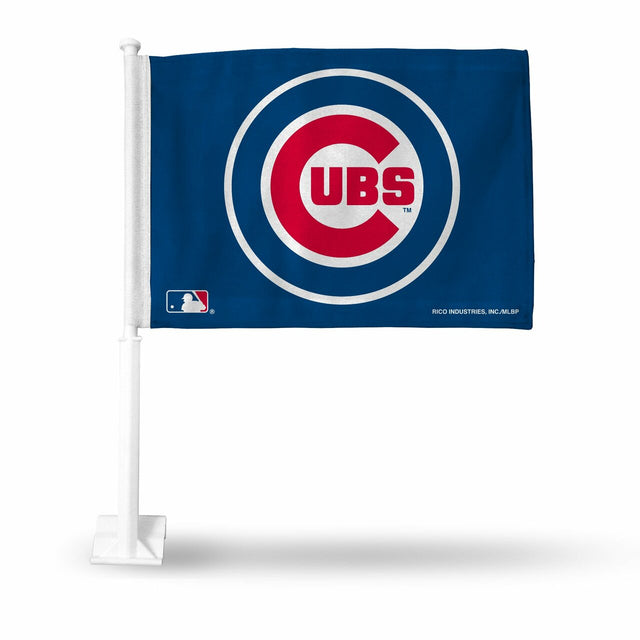 Auto con la bandera de los Chicago Cubs