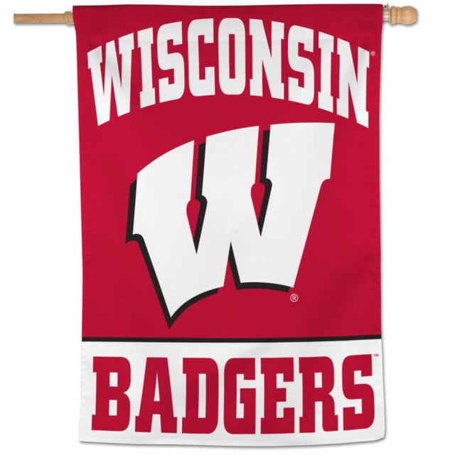 Bandera vertical de Wisconsin Badgers de 28" x 40"