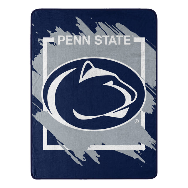 Manta de los Penn State Nittany Lions de 46 x 60 con diseño dimensional Micro Raschel enrollada