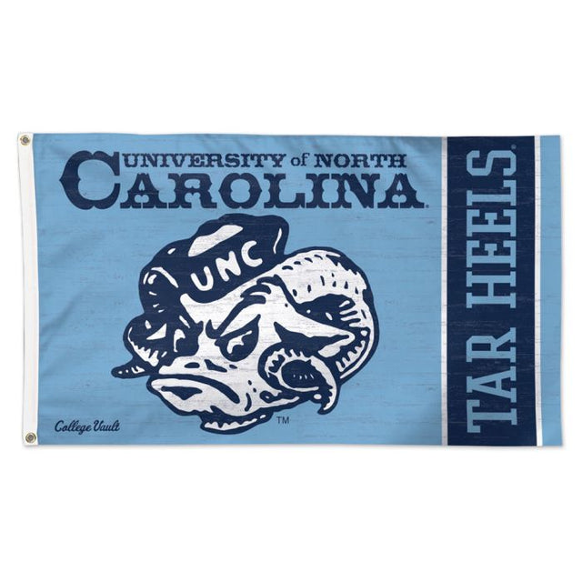 Bandera de los Tar Heels de Carolina del Norte/College Vault - Deluxe 3' X 5'