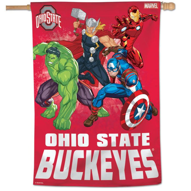 Bandera vertical de 28" x 40" de los Ohio State Buckeyes/Marvel (c) 2021