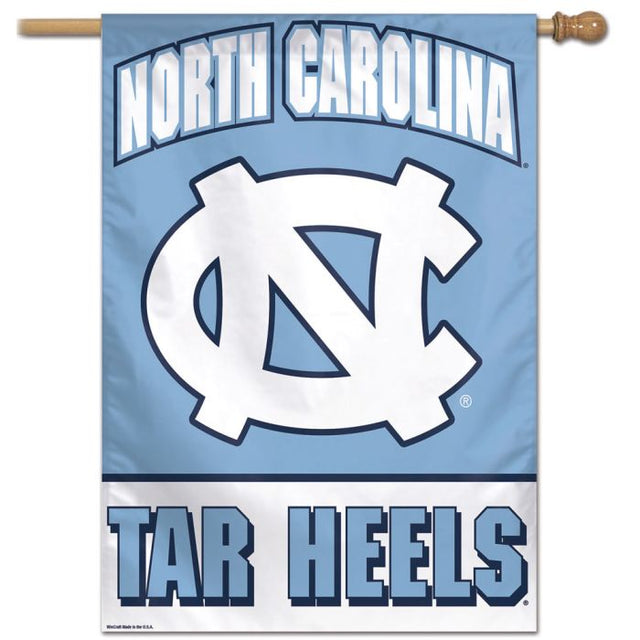 Bandera vertical de los Tar Heels de Carolina del Norte de 28" x 40"