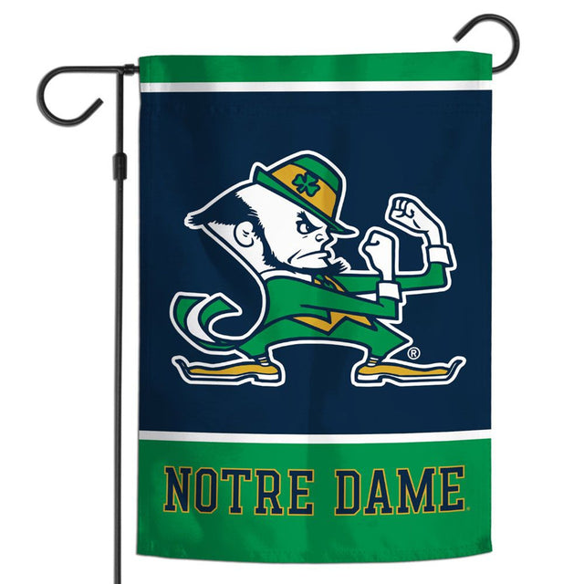 Bandera irlandesa combatiente de Notre Dame de 12 x 18 pulgadas, estilo jardín, duende de dos caras