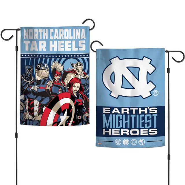 Banderas de jardín de MARVEL de 2 lados, 12,5" x 18", de North Carolina Tar Heels/Marvel (c) 2021