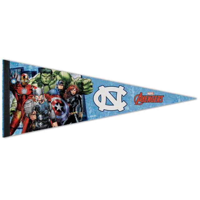 North Carolina Tar Heels / Marvel (c) Banderín premium de MARVEL 2021 de 12" x 30"