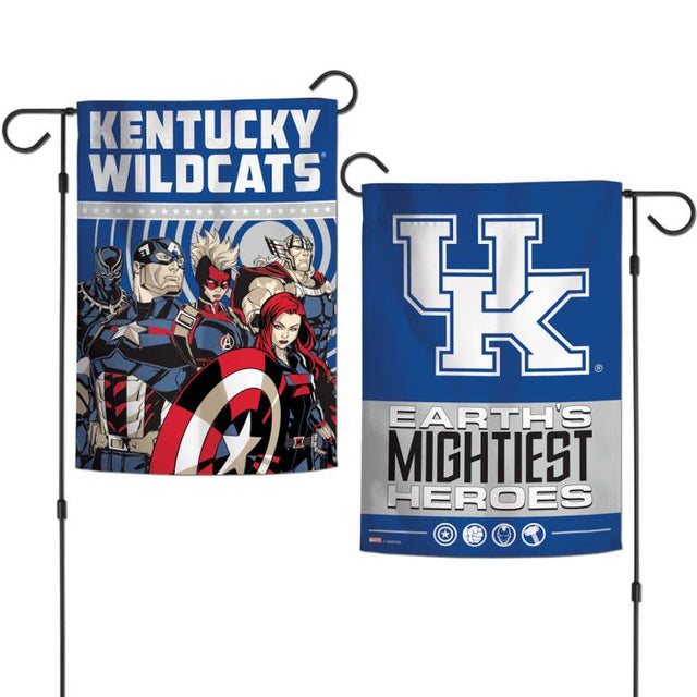 Kentucky Wildcats / Marvel (c) 2021 Banderas de jardín MARVEL de 2 lados, 12,5" x 18"