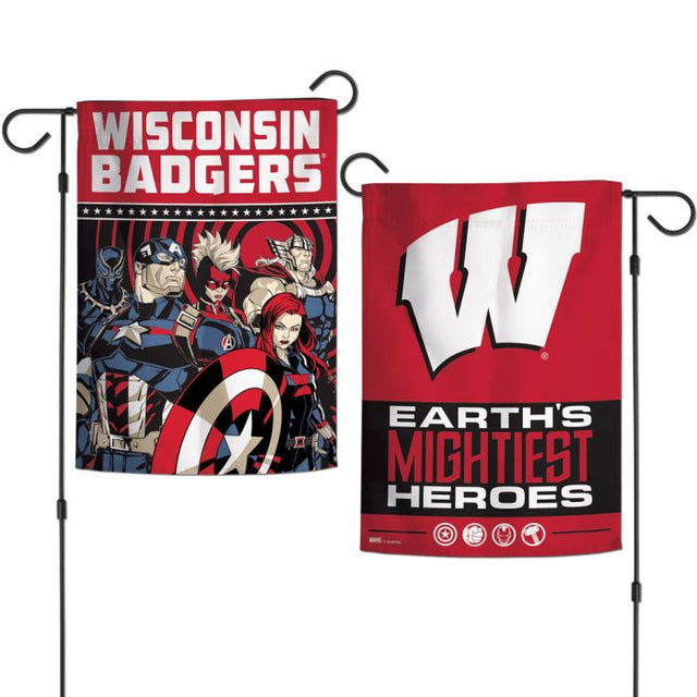 Wisconsin Badgers / Marvel (c) 2021 Banderas de jardín MARVEL de 2 lados, 12,5" x 18"