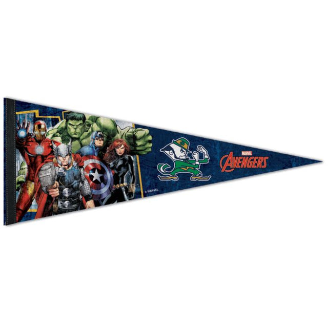 Banderín premium de Marvel de Notre Dame Fighting Irish / Marvel (C) 2021 de 30 x 76 cm