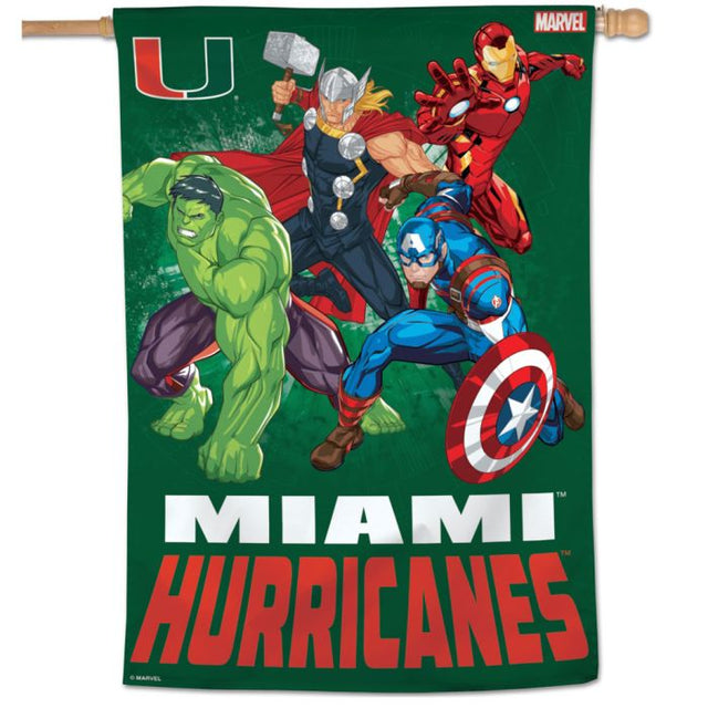 Miami Hurricanes / Marvel (C) Bandera vertical Marvel 2021 de 28" x 40"