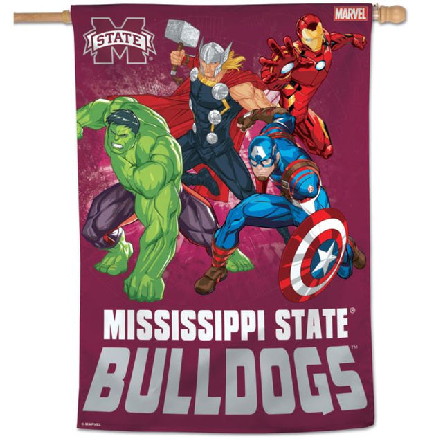 Bandera vertical de Marvel de Mississippi State Bulldogs/Marvel (c) 2021 de 28" x 40"