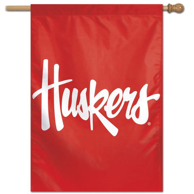 Bandera vertical de los Nebraska Cornhuskers de 28" x 40"