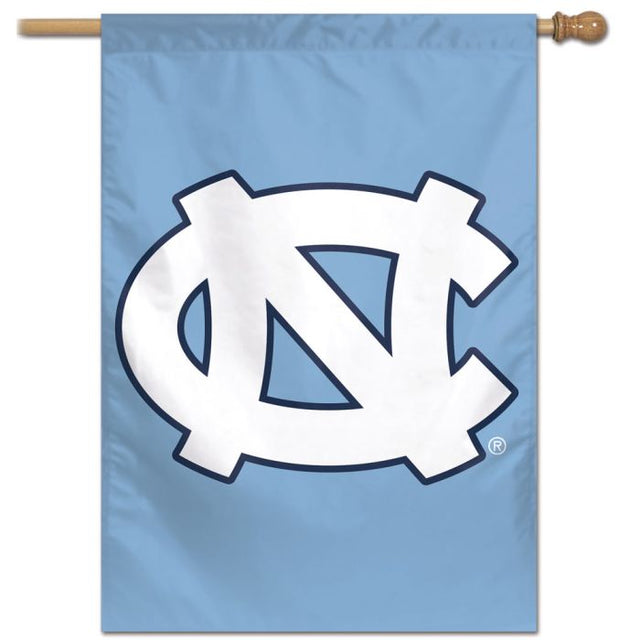 Bandera vertical de los Tar Heels de Carolina del Norte de 28" x 40"