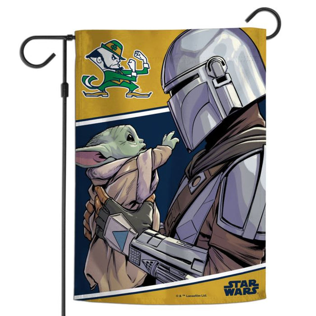 Bandera de jardín de Notre Dame Fighting Irish / Star Wars Mandalorian de 12" x 18"