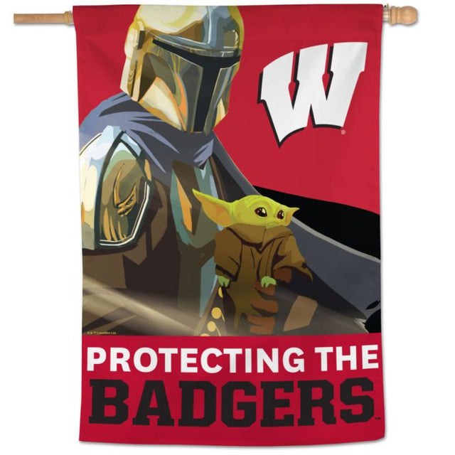 Bandera vertical de los Wisconsin Badgers / Star Wars MANDALORIAN de 28" x 40"