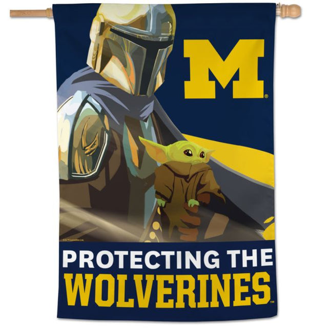 Bandera vertical de los Wolverines de Michigan / Star Wars MANDALORIAN de 28" x 40"