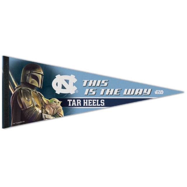 Banderín premium de los Tar Heels de Carolina del Norte/Star Wars Mandalorian de 12" x 30"