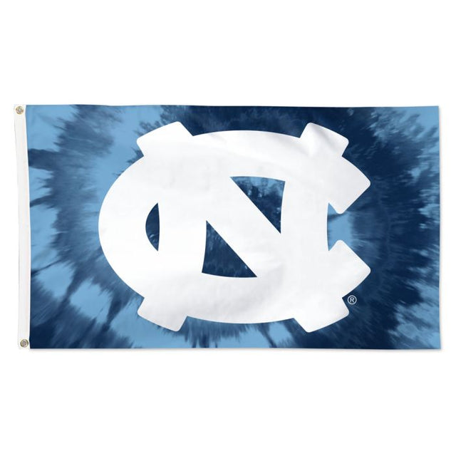 Bandera TIE DYE de los Tar Heels de Carolina del Norte - Deluxe 3' X 5'