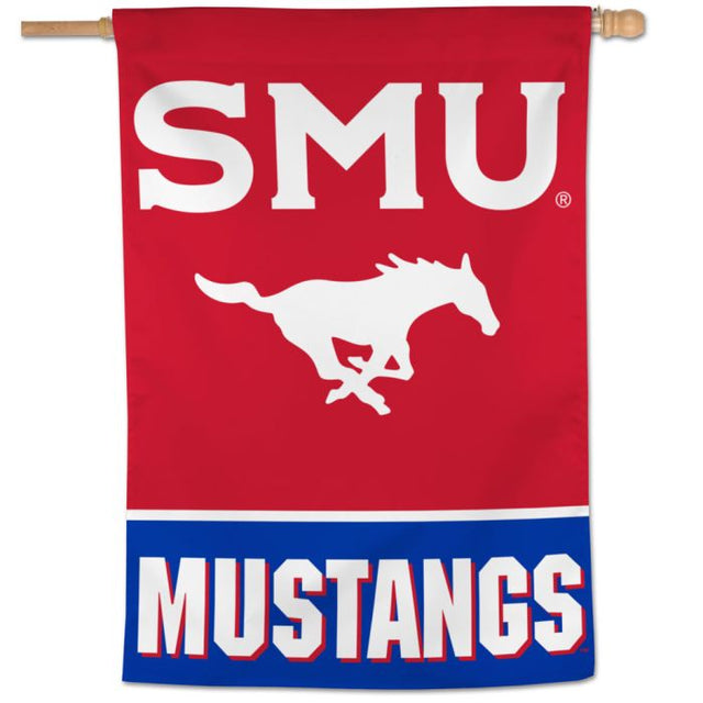 Bandera vertical de los Mustangs Metodistas del Sur de 28" x 40"