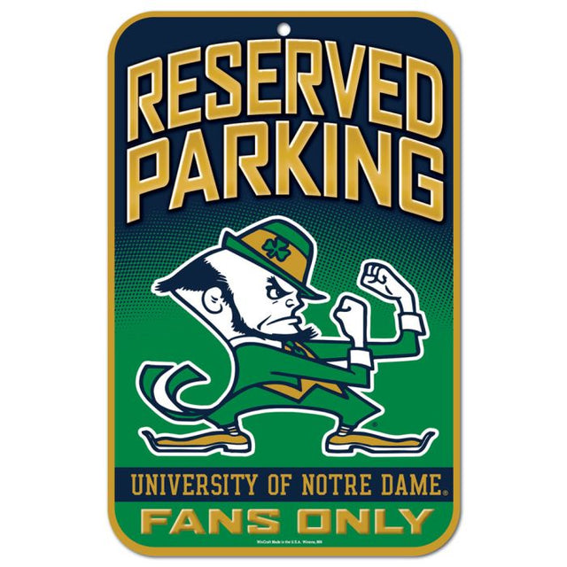 Letrero de plástico de Notre Dame Fighting Irish Reserved Parking, 11" x 17"