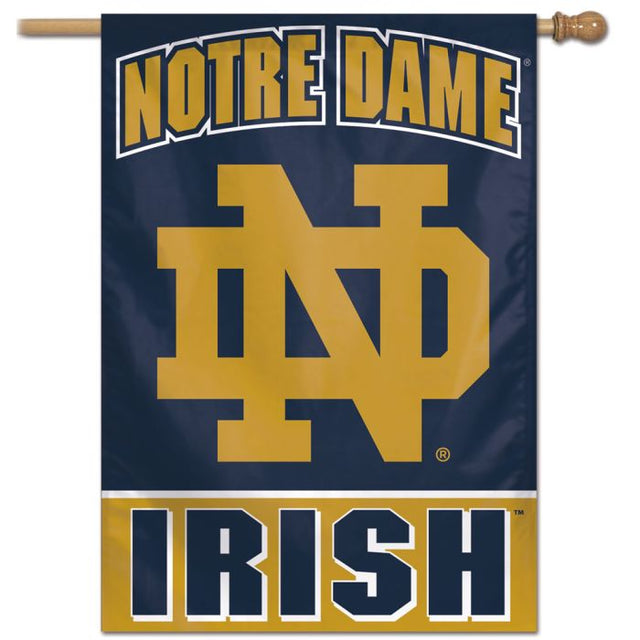 Bandera vertical tipográfica de Notre Dame Fighting Irish de 28" x 40"