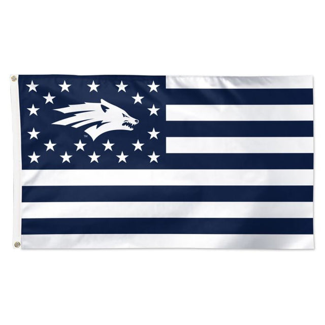 Bandera americana de Nevada Wolf Pack - Deluxe 3' X 5'