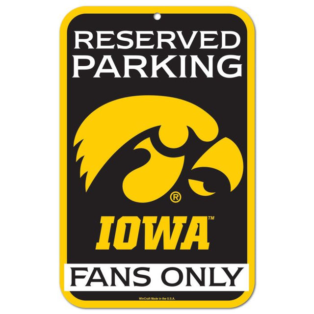 Letrero de plástico de estacionamiento reservado de Iowa Hawkeyes de 11" x 17"