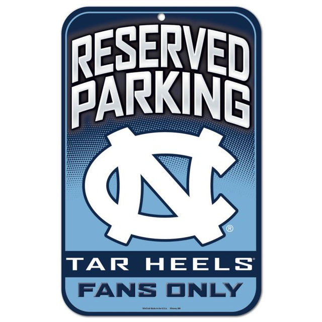 Letrero de plástico de estacionamiento reservado de los Tar Heels de Carolina del Norte, 11" x 17"