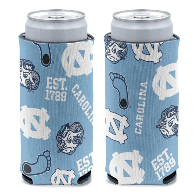 Enfriador de latas delgadas de 12 oz con estampado disperso de North Carolina Tar Heels