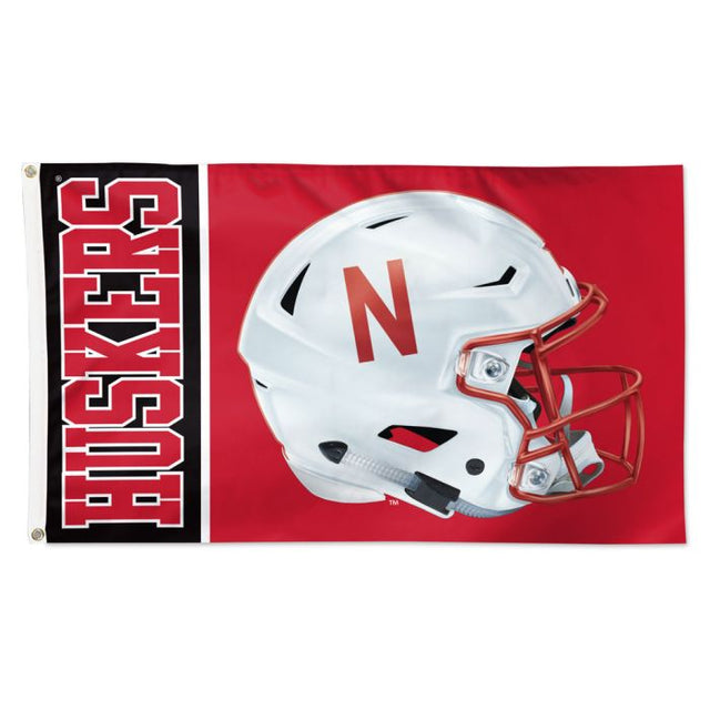 Bandera de los Nebraska Cornhuskers con casco, de lujo, 3 x 5 pies